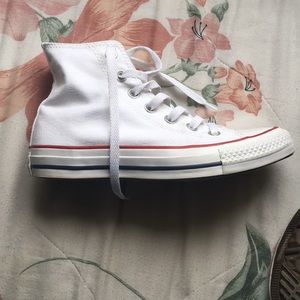 CONVERSE Chuck Taylor White High Tops
